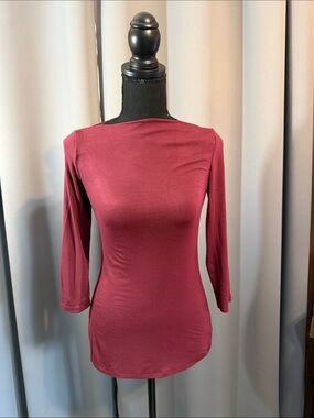 Adrienne Vittadini Long Sleeve Boatneck Top in Wine